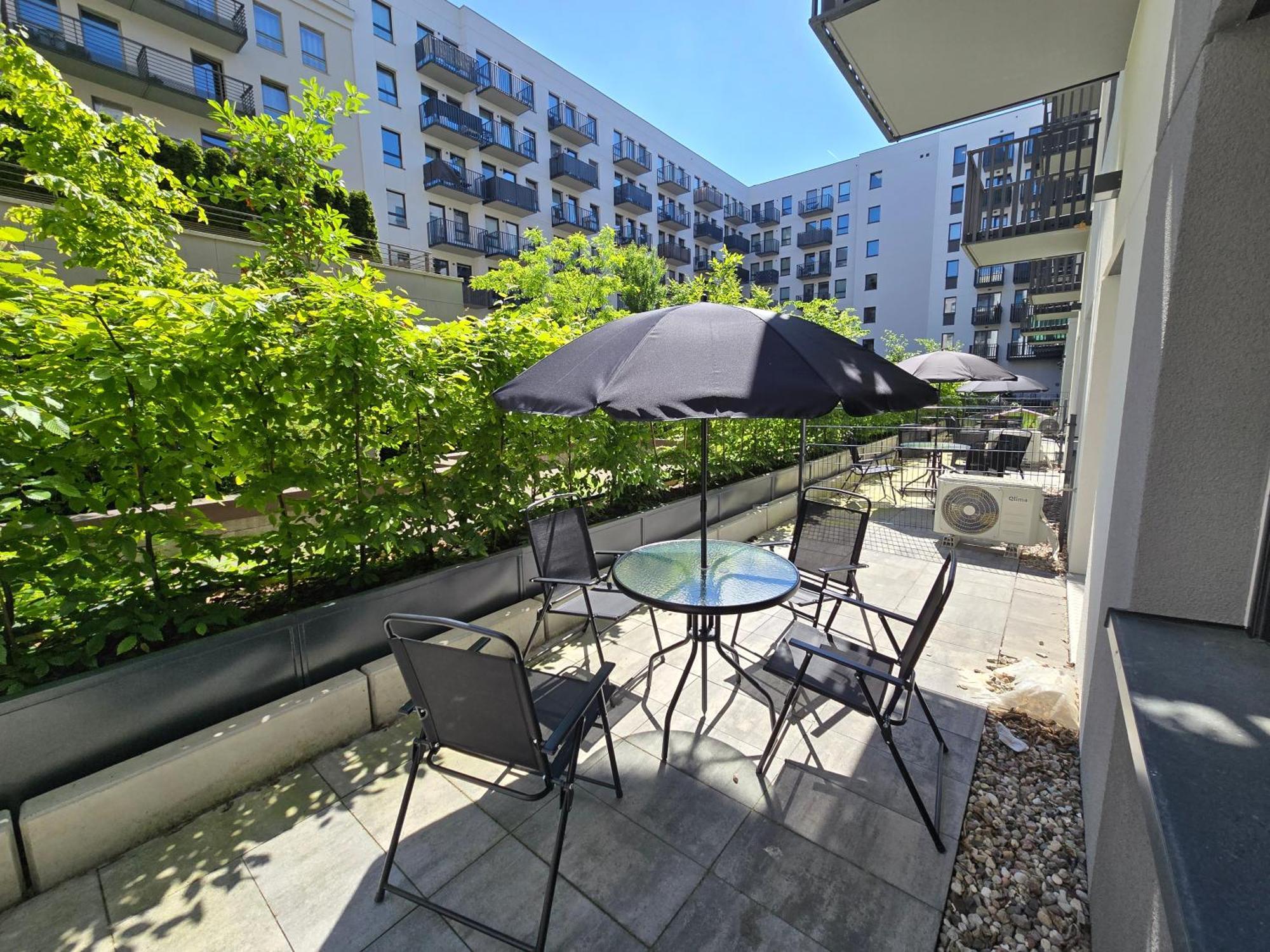 Nova Oasis Garden Apartment